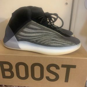 Yeezy quantum barium